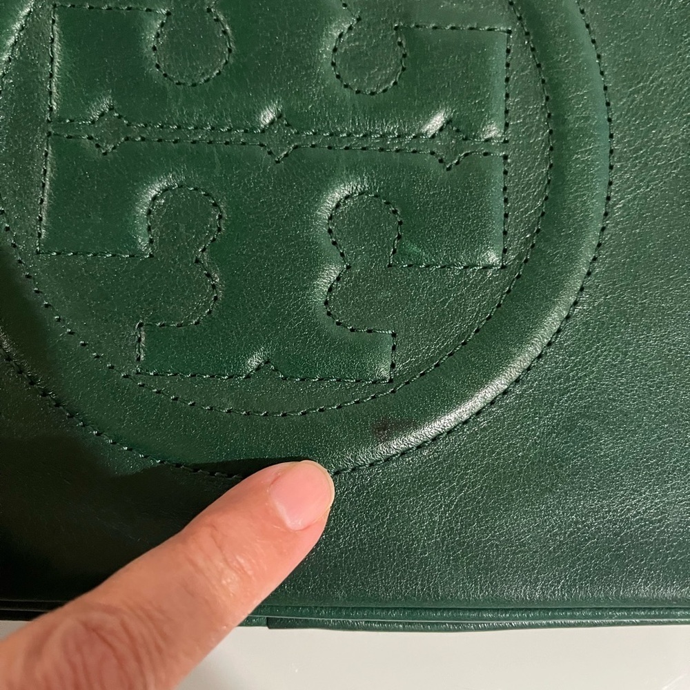 TORY BURCH DARK GREEN CLUTCH WITH GOLD CHAIN - Picture 7 of 14